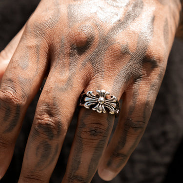 Noir Cathedral Ring v1